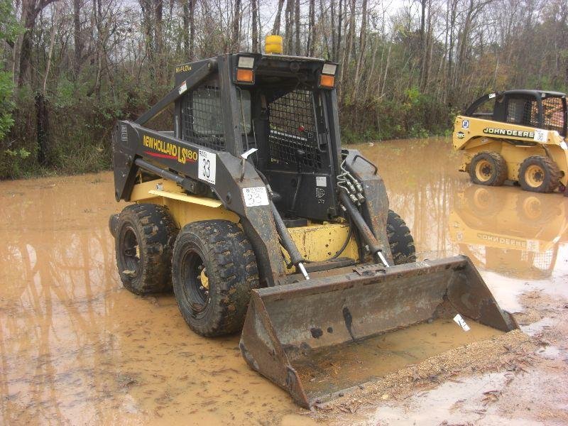 thumbnail interactive-video image 1 of Quick Tach Handle Pin For New Holland Skid Steers – LS180, LS180B, LS185B, LS190 (86538563) 1 of 5